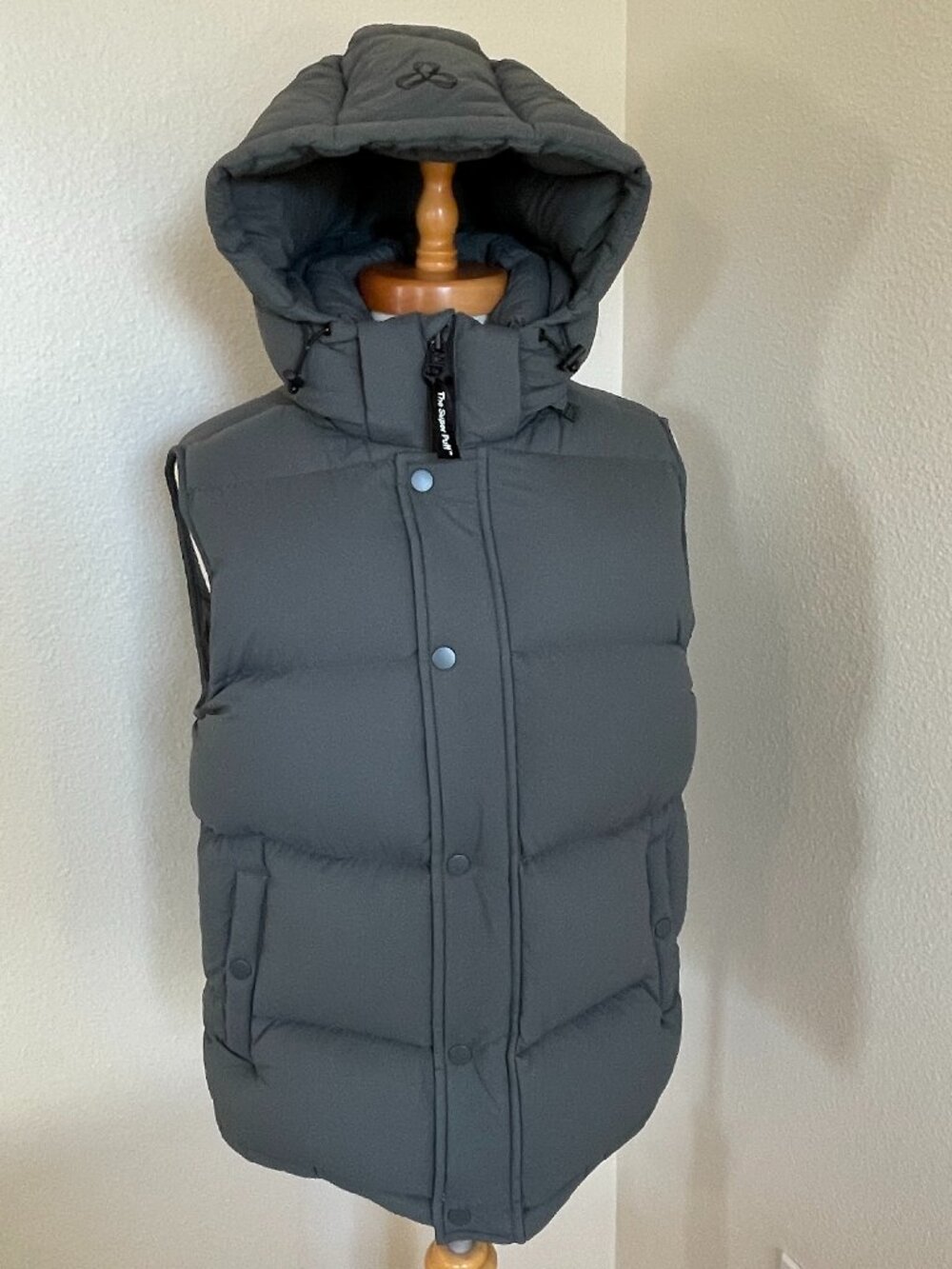 Aritzia Tna THE SUPER PUFF™ VEST Dark Shadow Removable Hood
